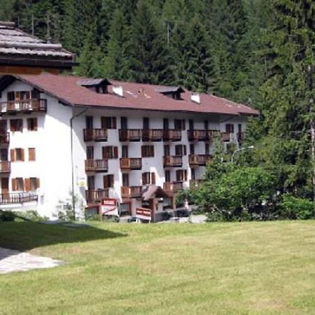 Casa Alpina Sant'Apollinare Hotel Falcade Exterior photo