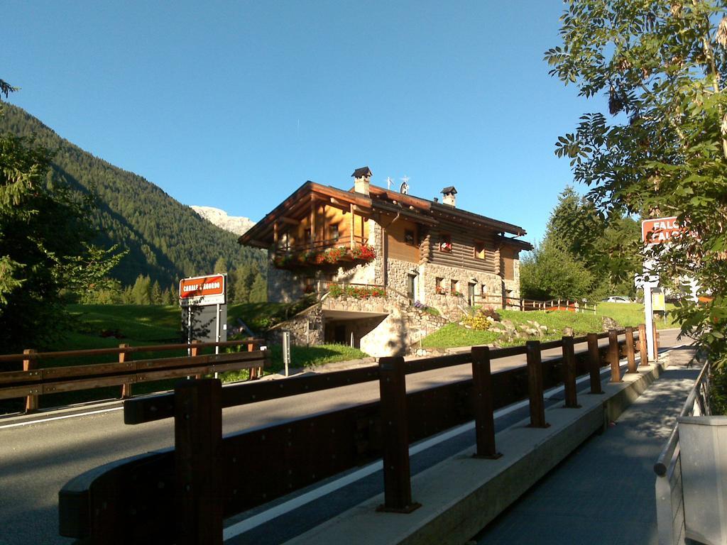 Casa Alpina Sant'Apollinare Hotel Falcade Exterior photo